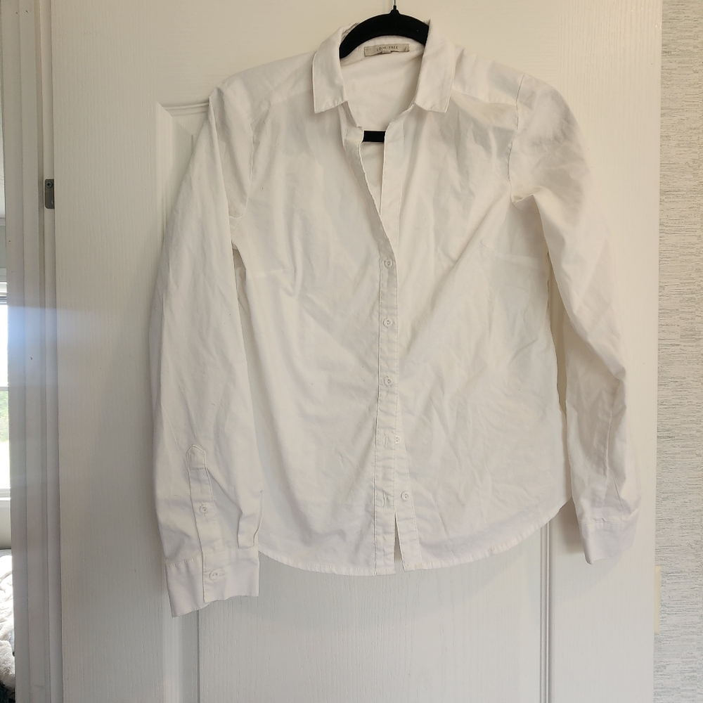 Love Tree Classic White Button Down Shirt Size M Euc